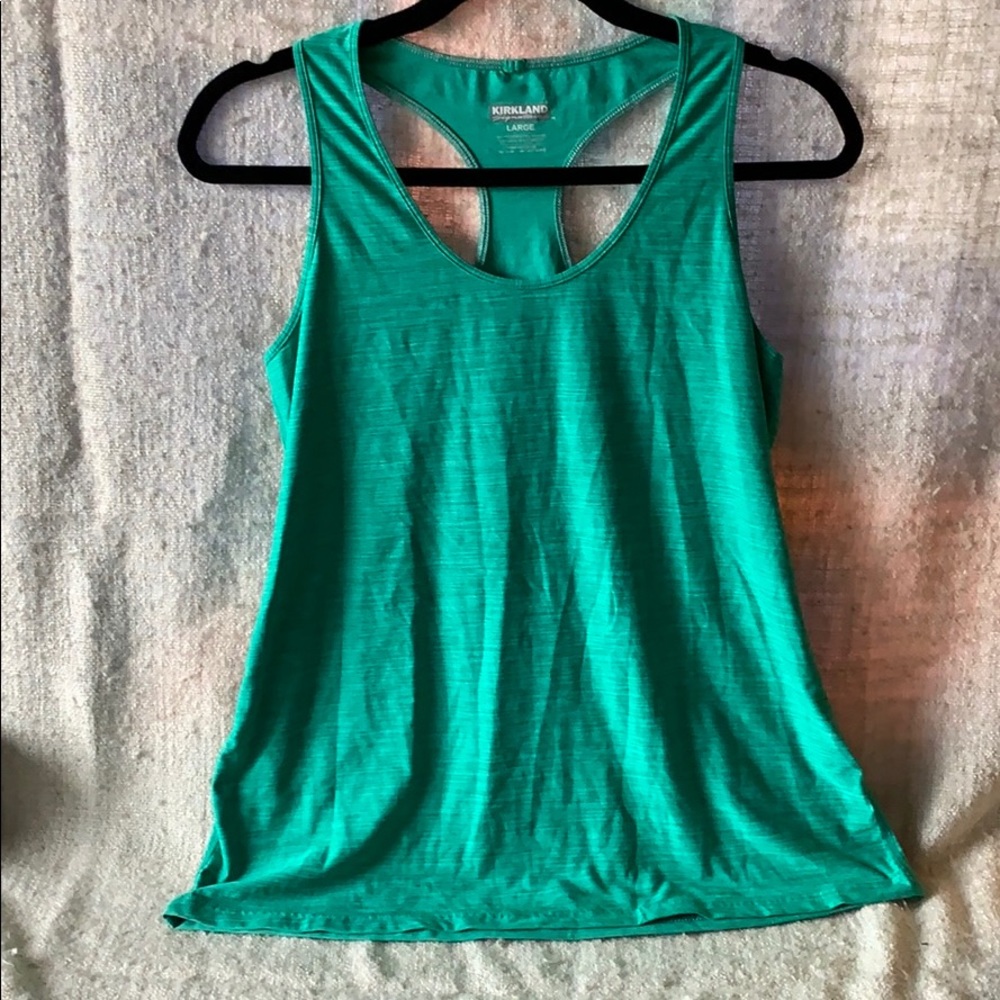 Workout tank. Size L.
